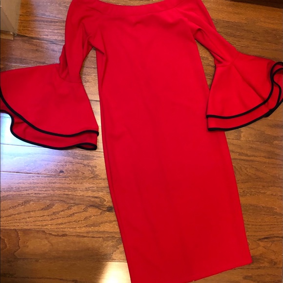 Classy red dress with bell sleeves - Picture 2 of 2